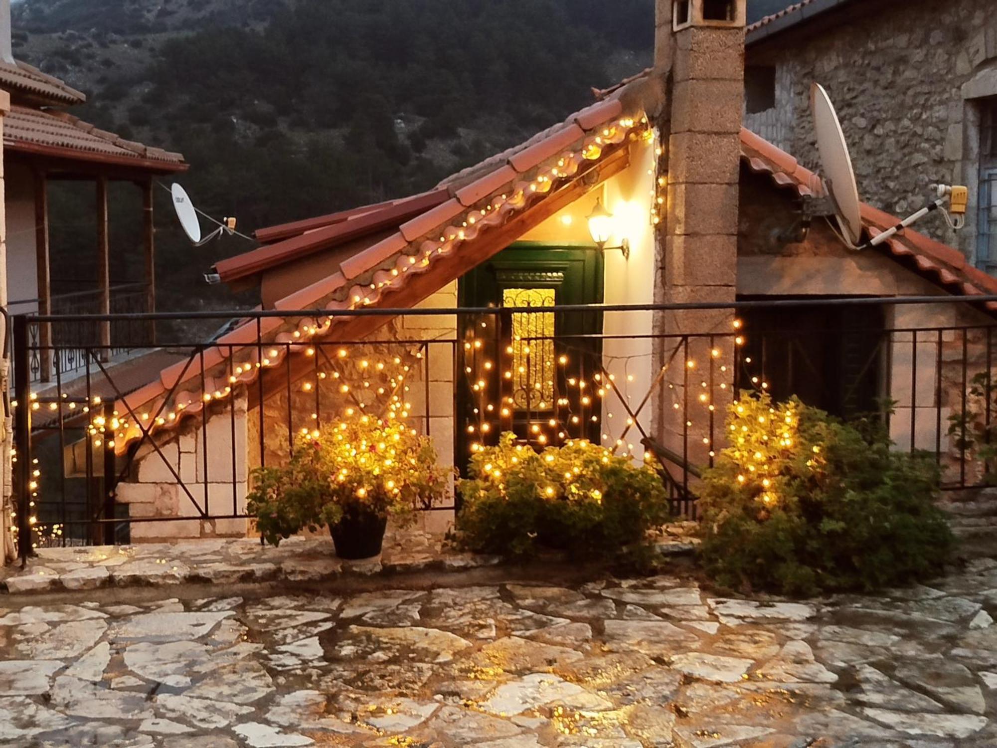 Kristi's Homes - Beautiful Attic in Dimitsana Exterior foto
